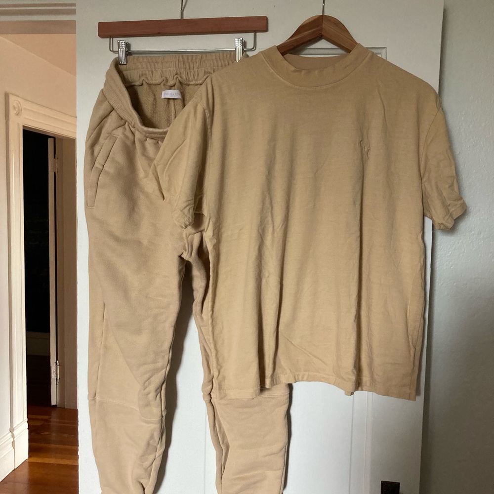 Beige Sweatpants Joggers & T-Shirt Set